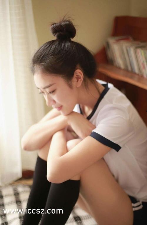 国产在线情侣,揭秘国产在线情侣的浪漫生活  第3张