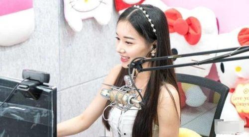 国产女主播视频,魅力四溢的直播世界